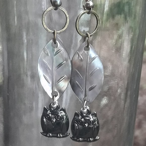 Owl Drop Earrings Mother of Pearl Dangle Feather Leaf Bird Carved Natural Shell - Picture 11 of 11